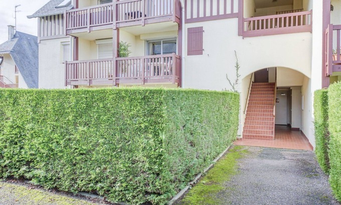 Benerville-sur-Mer Apartment | Lovely apartment for 2 guests with WIFI, TV, balcony and parking