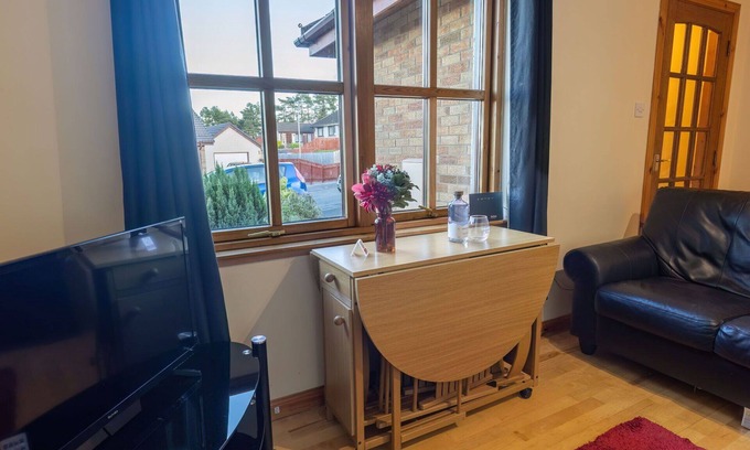 Balloch Apartment | Lovely apartment for 4 people with WIFI, TV and patio
