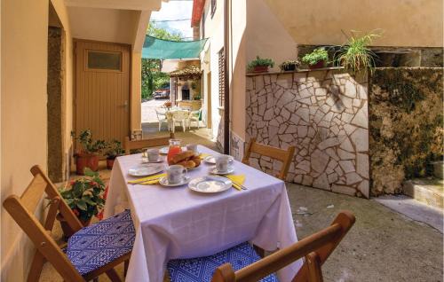 Bregi Apartment | Lovely Apartment In Bregi With Wifi