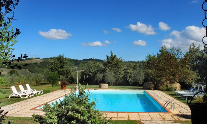 Pomarance Villa | Lovely apartment in villa for 5 guests with WIFI, pool, TV, terrace, panoramic view and parking