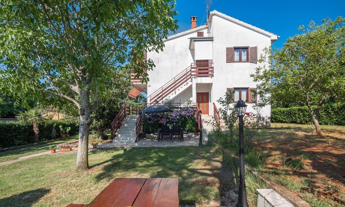 Kastelir Apartment | Lovely apartment in Kastelir with WiFi