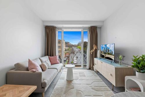 South Yarra Apartment | Lovely Boutique 1-Bed Unit with Gym & Pool