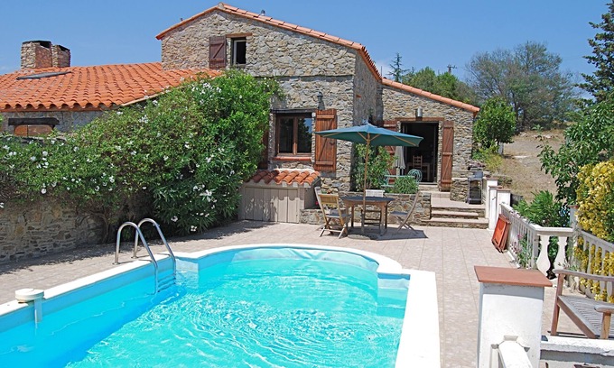 Castelnou Villa | Lovely Catalan villa with private pool and stunning views in peaceful location