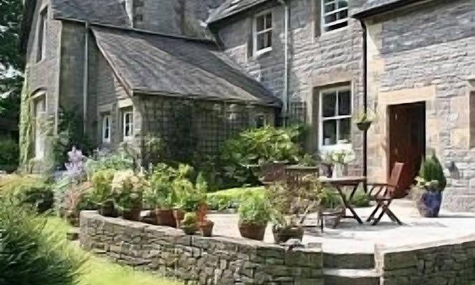 Newton Grange Cottage | Lovely converted barn in secluded gardens in Dovedale Peak District Derbyshire