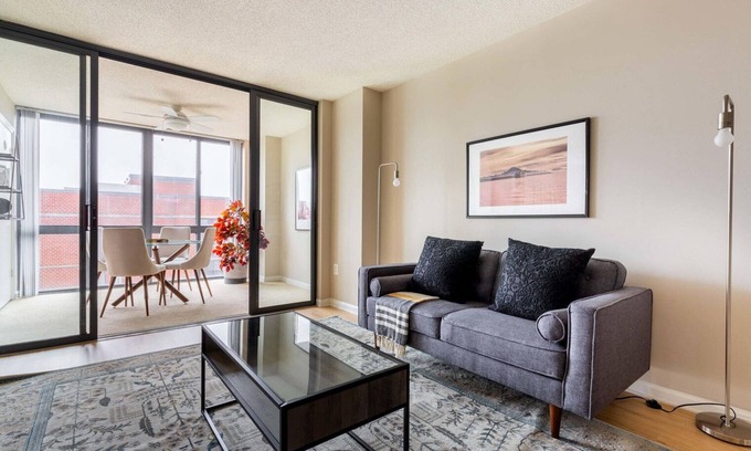 Radnor - Fort Myer Heights Apartment | Lovely Court House 1BR w/Elevator, Gym & W/D, nr Plaza, by Blueground