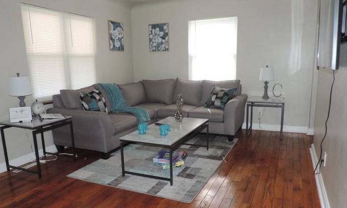 Middletown House | Lovely/Cozy home