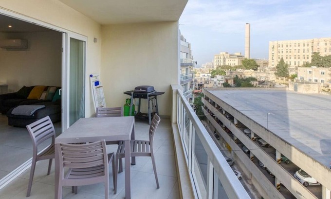 Pieta Apartment | Lovely designer 3BR Apt w/Private Terrace with BBQ