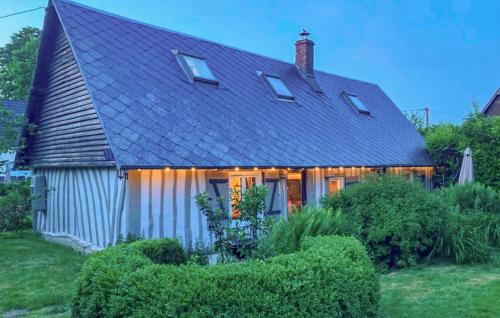 Canville-les-Deux-Eglises House | Lovely Home In Canville Les Deux Égli