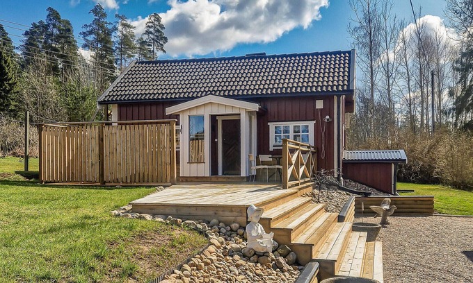 Bettna House | Lovely home in Bettna with kitchen
