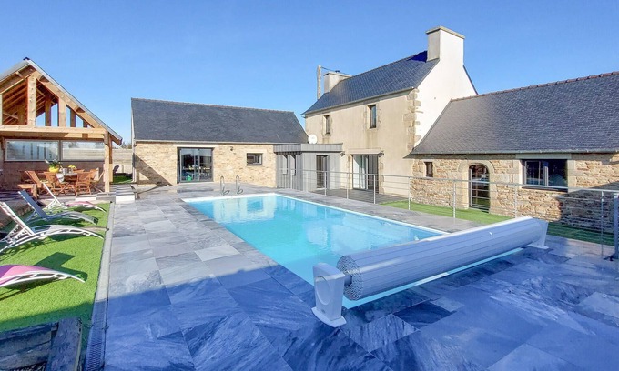 Kerlouet House | Lovely home in Guisseny