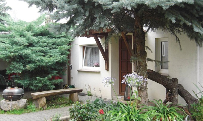 Heideblick House | Lovely home in Heideblick with kitchen