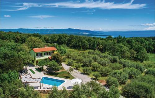 Peruski House | Lovely Home In Peruski