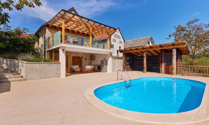 Visoko House | Lovely home in Visoko with sauna