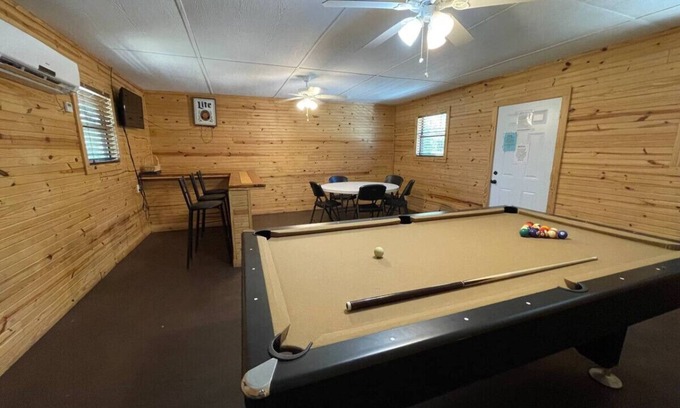 Pottsboro Cabin | Lovely Lake House with Marina and Sunset Views