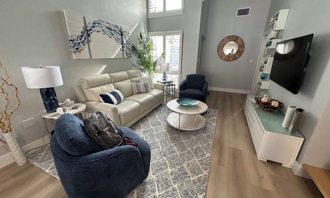 Sarasota Villa | Lovely Lido Beach Retreat Villa