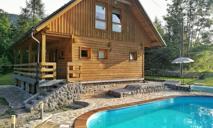 Zgornje Jezersko House | Lovely mountain house with heated pool