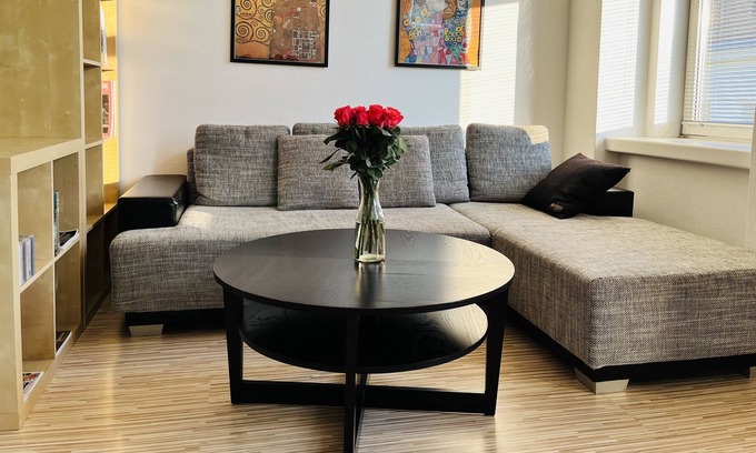 Schonbrunn Apartment | Lovely Nest Beside Schönbrunn Palace, ZOO and Technisches Museum