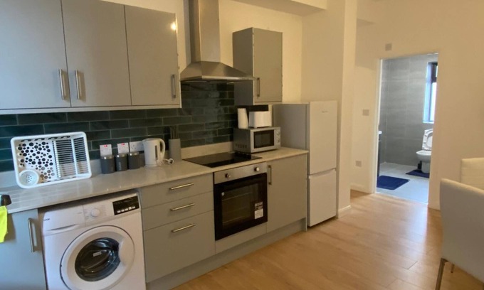 West Ealing Apartment | Lovely one bedroom in Ealing F6
