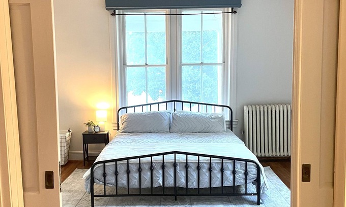 Charles Town Apartment | Lovely rental with 2 King beds in DT Charles Town
