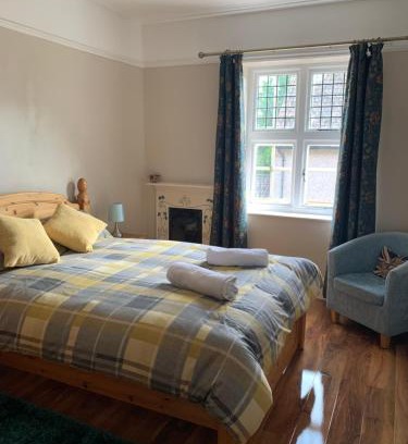 Burnham-on-Sea House | Lovely rooms in Somerset