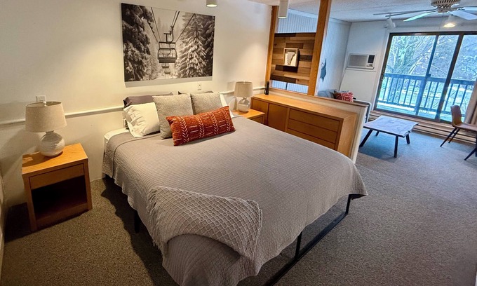Colchester House | Lovely Ski-in/Ski-out Studio at “Smuggs” ⭐️