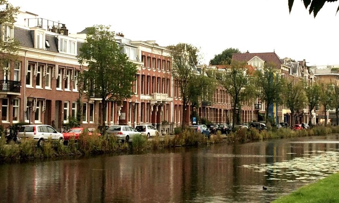 Transvaalbuurt Apartment | Lovely spacious, luxurious apartment with canal view