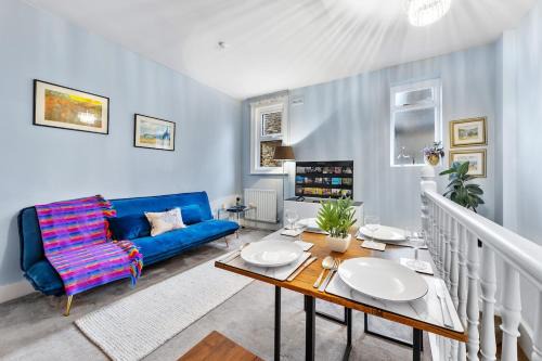 Brent Apartment | Lovely Split level 2 bedroom flat in NW London