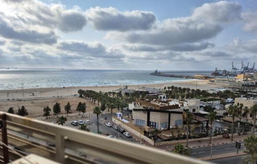 Ashdod Apartment | Lovely three-room apartment above the promenade