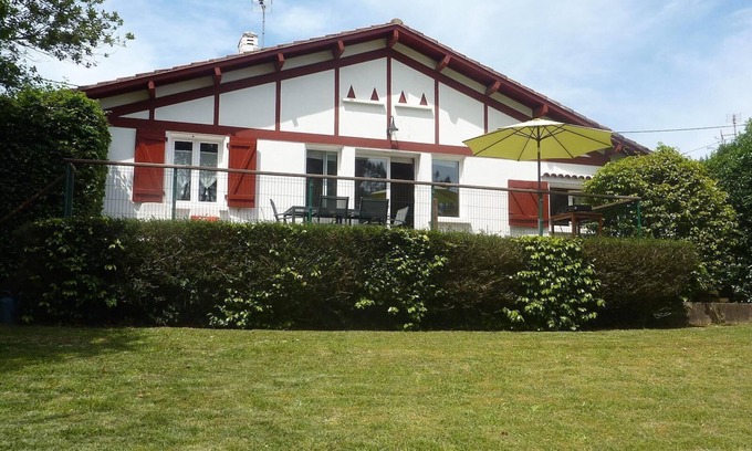Bidart Villa | Lovely, traditional and independent basque in a peaceful location
