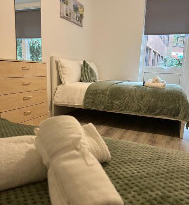 Euston House | Lovely Triple and Quadruple Rooms in Euston & Square in Central London