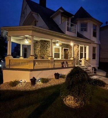 Jersey City Apartment | Lovely Victorian Home with Bed and Breakfast Energy