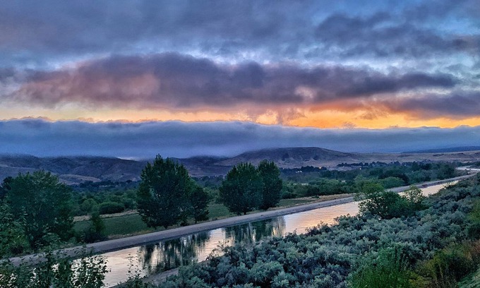 Southeast Boise Condo | Lovely VIEW & POOL Boho Furnished Condo: 2,2 +Office, Deck, Garage: 60-day min.