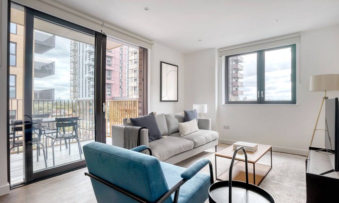 William Morris Apartment | Lovely Walthamstow 2BR w/Gym, Lounge & Concierge nr Tube, by Blueground