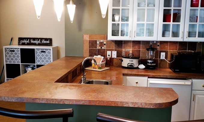 West Omaha Apartment | Lovely West Omaha walkout with private entrance