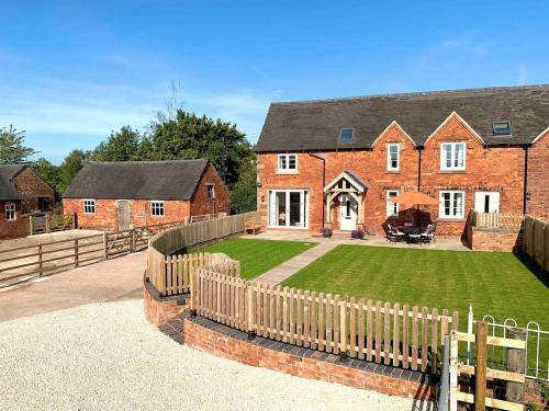 Ellastone House | Lower House Farm Cottage 1