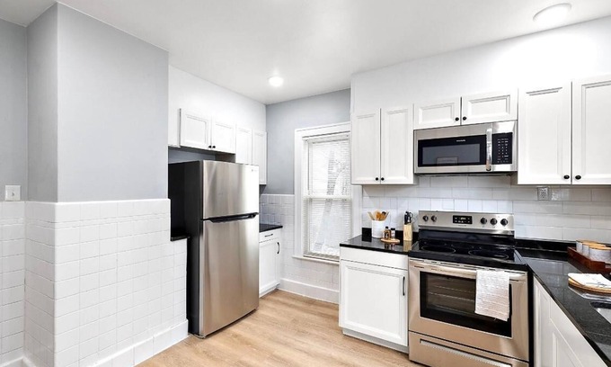 Mount Clemens Apartment | Lower Unit 183-Down Town Mount Clemens.