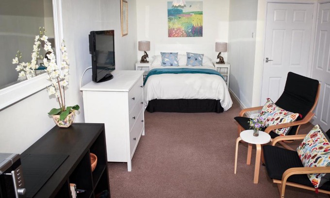 Porlock Apartment | Lowerbourne House Studio
