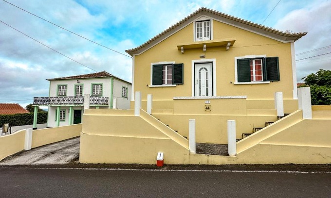 Biscoitos Apartment | Luana House