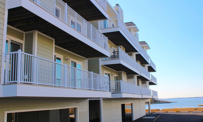 Midtown Ocean City Hotel | Lucayan Resort By Kees Vacations