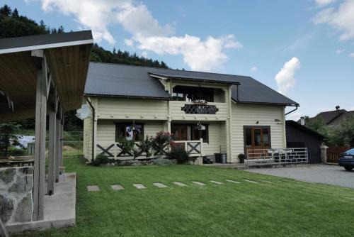 Yaremche Hotel | Lucy