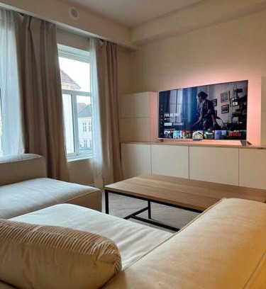 Bergenhus Apartment | Luksuriøs bygårdsleilighet