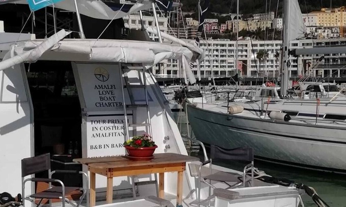 Salerno Boat Rental | Lulled by the Sea Deluxe Boat and breakfast
