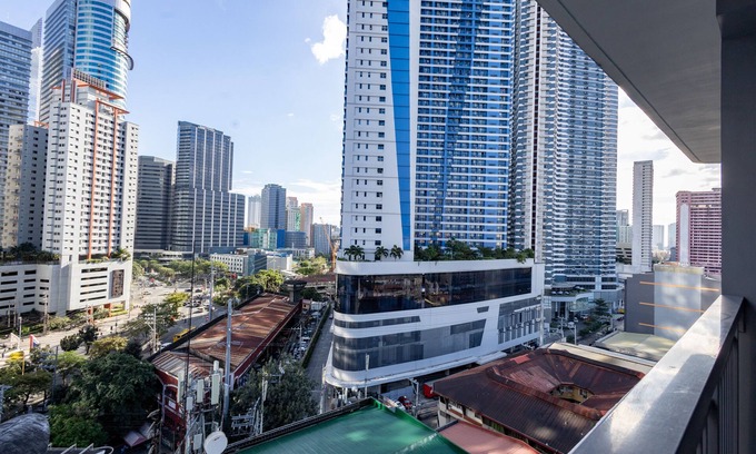 San Antonio Apartment | Lush Residences Makati