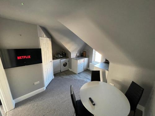 Luton Apartment | Luton Short Term Lets - Cardiff Road