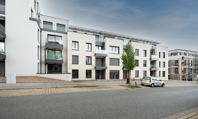 Cessange Apartment | Lux 1BR: King Bed, Balcony, Near City Center