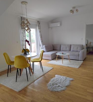 Vozdovac Apartment | Lux Apartman Banjica