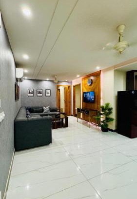 Lahore Apartment | Lux Haven Stays 2 Bedroom Luxury Apartment Near Gulberg - Ultimate Getaway Experience