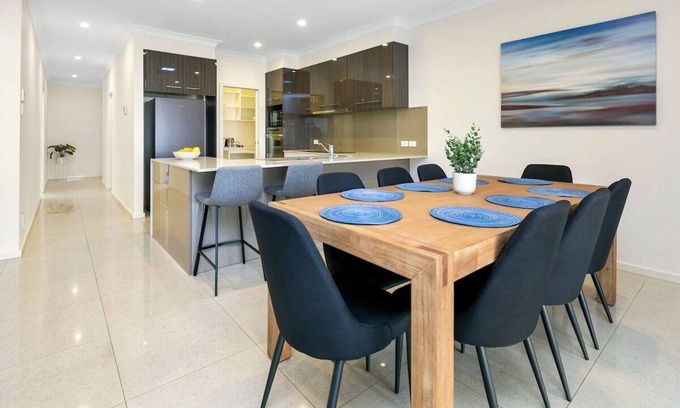 Henley Beach South House | LUX Henley Beach - 4BD, 3.5BA