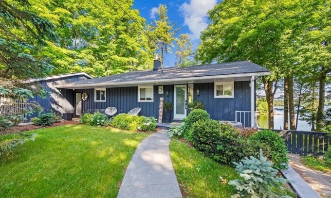 Muskoka Lakes House | Lux Muskoka Waterfront 5 BR Luxury