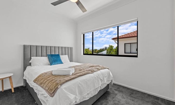 Highgate Hill Apartment | Lux Penthouse, Private Rooftop